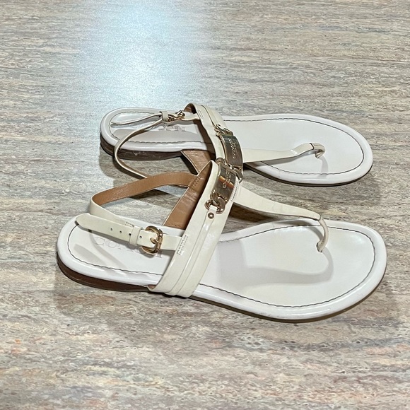 Coach Caterine thong strapped off-white sandals - Picture 4 of 15